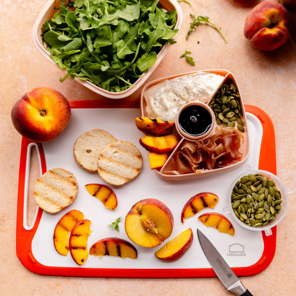Salade met gegrilde perzik